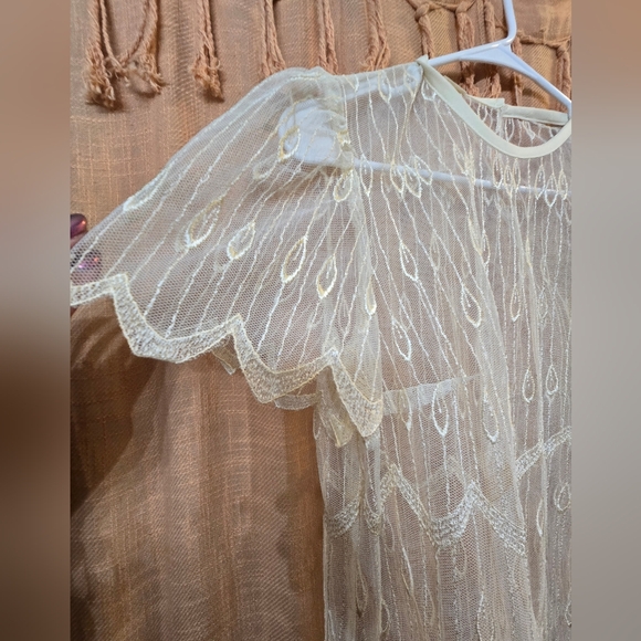 Cream Lace Dress - Picture 3 of 4